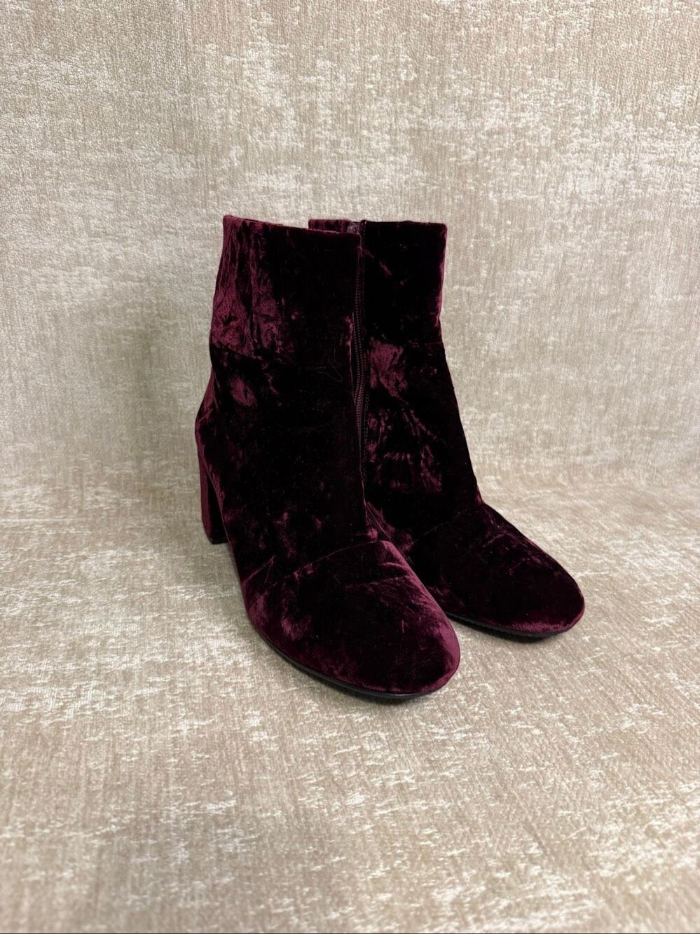 Neiman Marcus Women's Crushed Velvet Side Zip Ankle Boots Burgundy Size 7.5